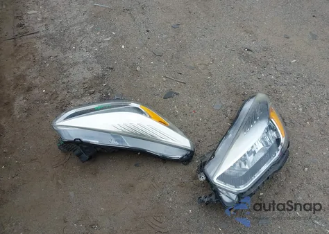 2018 Ford Escape Se z USA, uszkodzony, nr VIN 1FMCU0GD5JUC22923